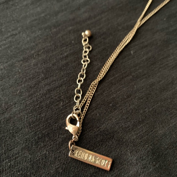 Kendra Scott necklace (rose quartz) - Picture 5 of 5